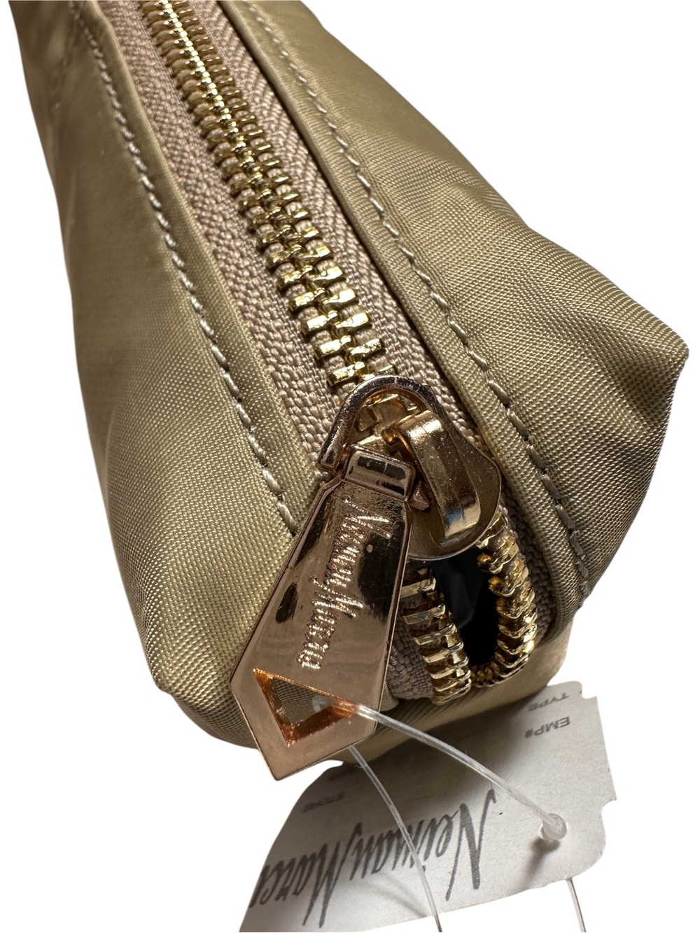 NEIMAN MARCUS COSMETIC ZIPPERED POUCH/PENCIL CASE WITH GOLDEN HARDWARE.TAN